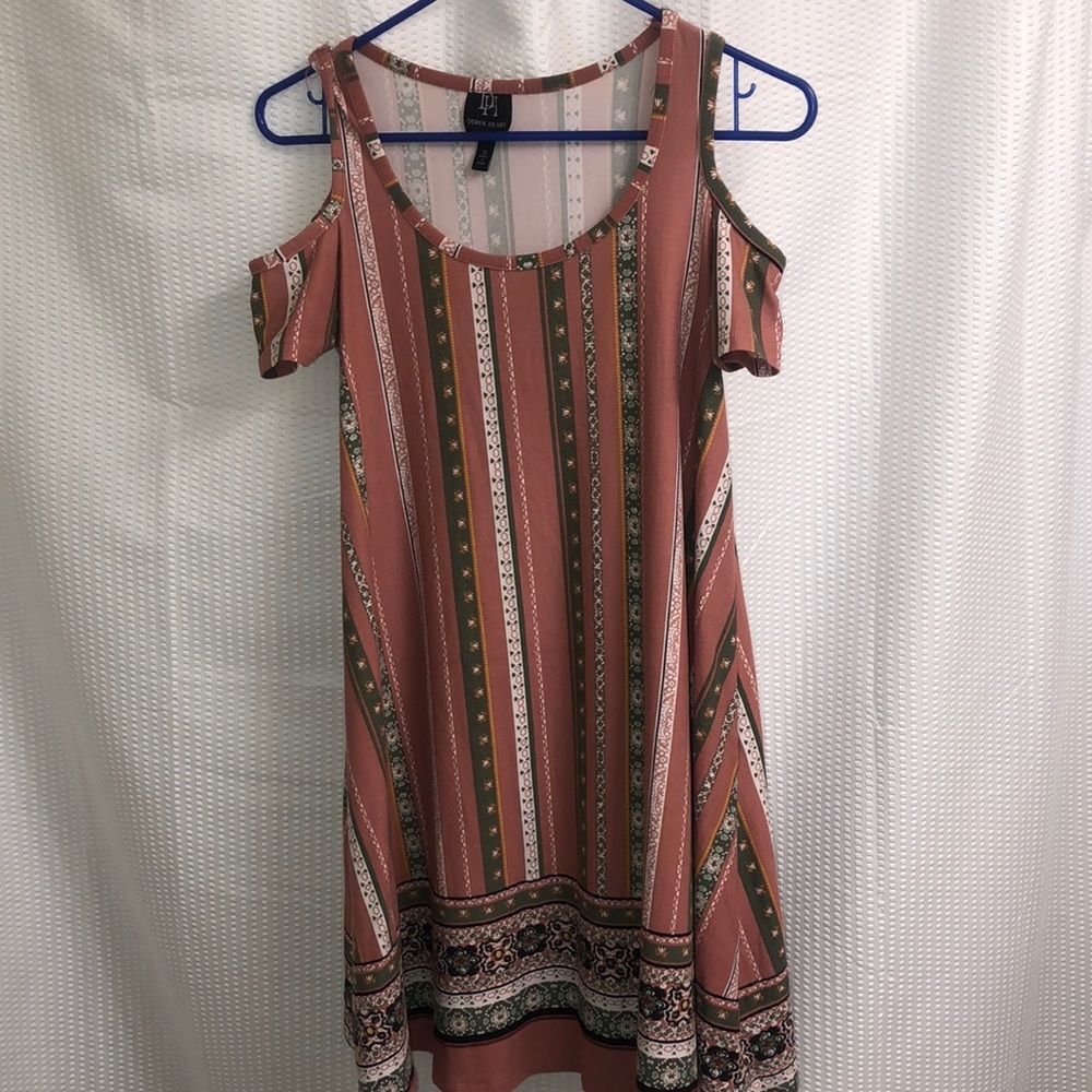 Super cute dress!